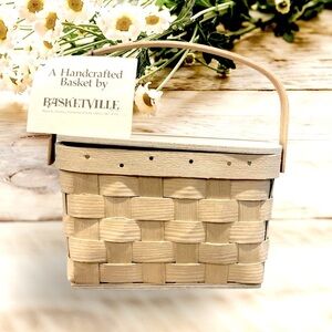 Vintage Basketville Putney, Vermont Storage Basket with Handle